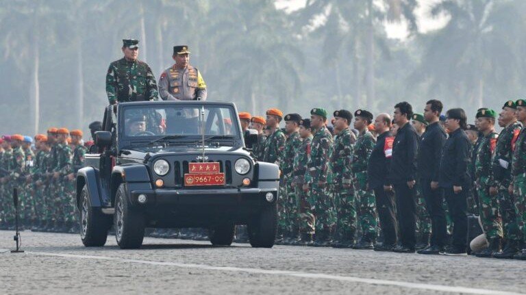 Panglima TNI Laksamana Yudo Margono bersama Kapolri Jenderal Listyo Sigit (SinPo.id/ NTMC Polri)