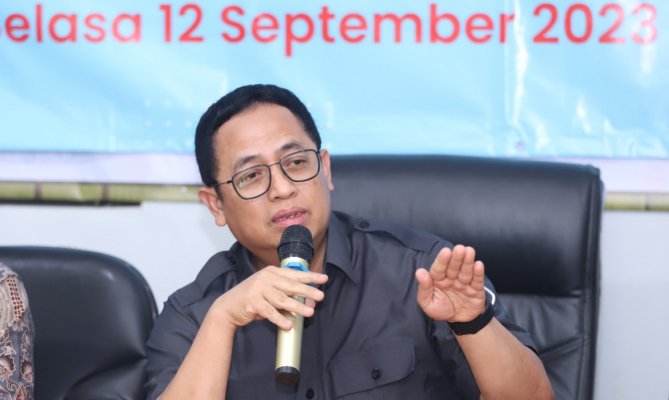 Anggota Bawaslu Puadi dalam kegiatan Sosialisasi Pengawasan Partisipatif bersama Mahasiswa di Jakarta Barat Selasa 12 September 2023