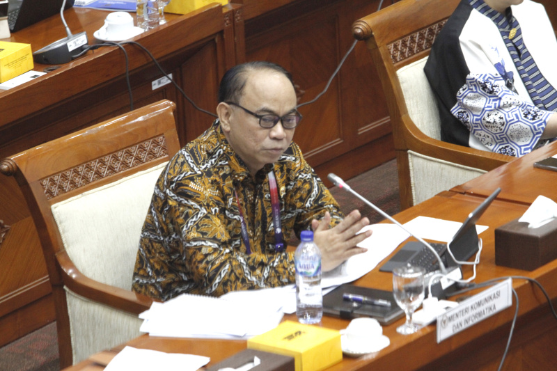 Komisi I DPR gelar raker dengan Menkominfo Budi Arie Setiadi membahas RKA Anggaran 2024 (Ashar/SinPo.id)