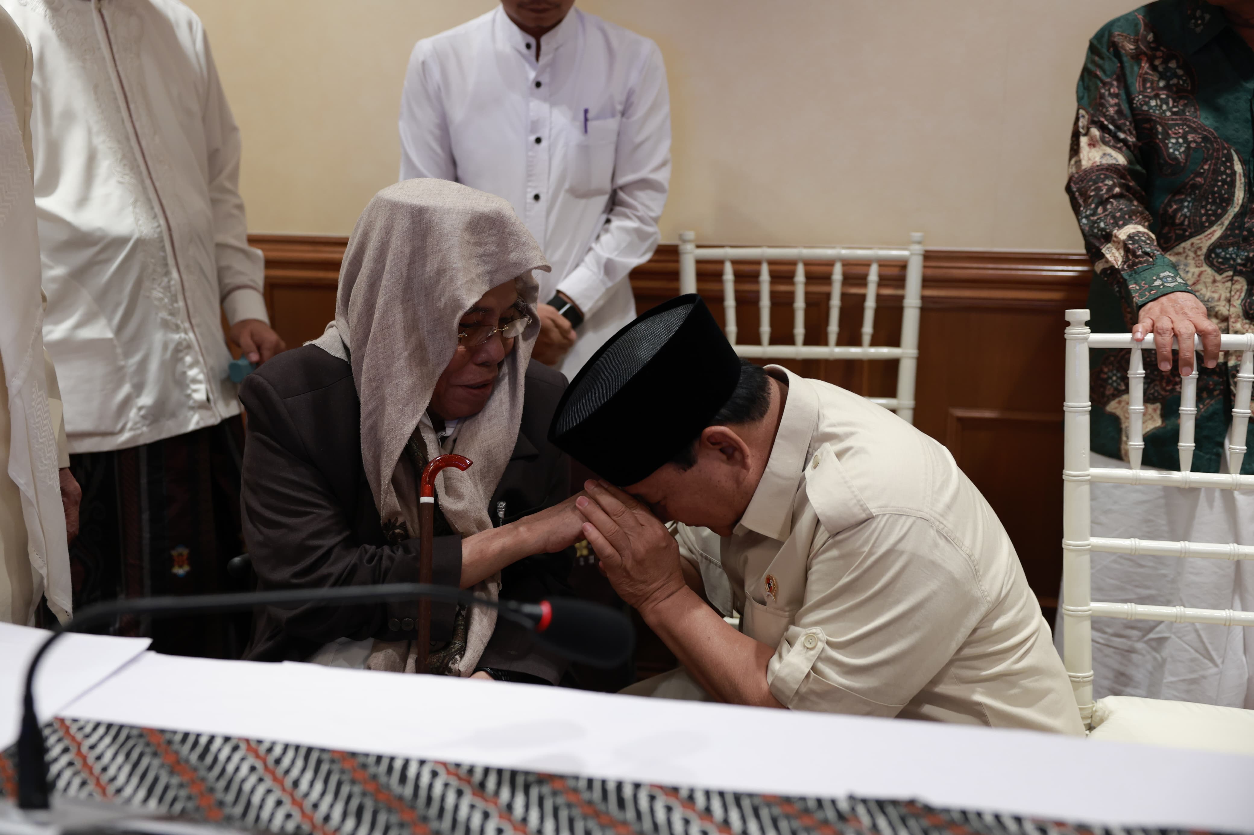 Prabowo didoakan para Kyak NU Surabaya menjadi pemimpin yang amanah buat rakyat dan umat (Ashar/Foto:Tim Prabowo/SinPo.id)