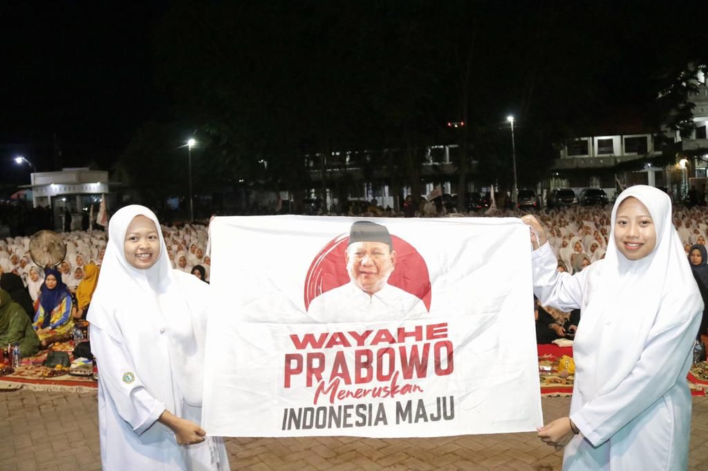 Ribuan Nyai, Ning dan Santri Deklarasi dukung Prabowo Presiden 2024 di Surabaya (Ashar/SinPo.id)