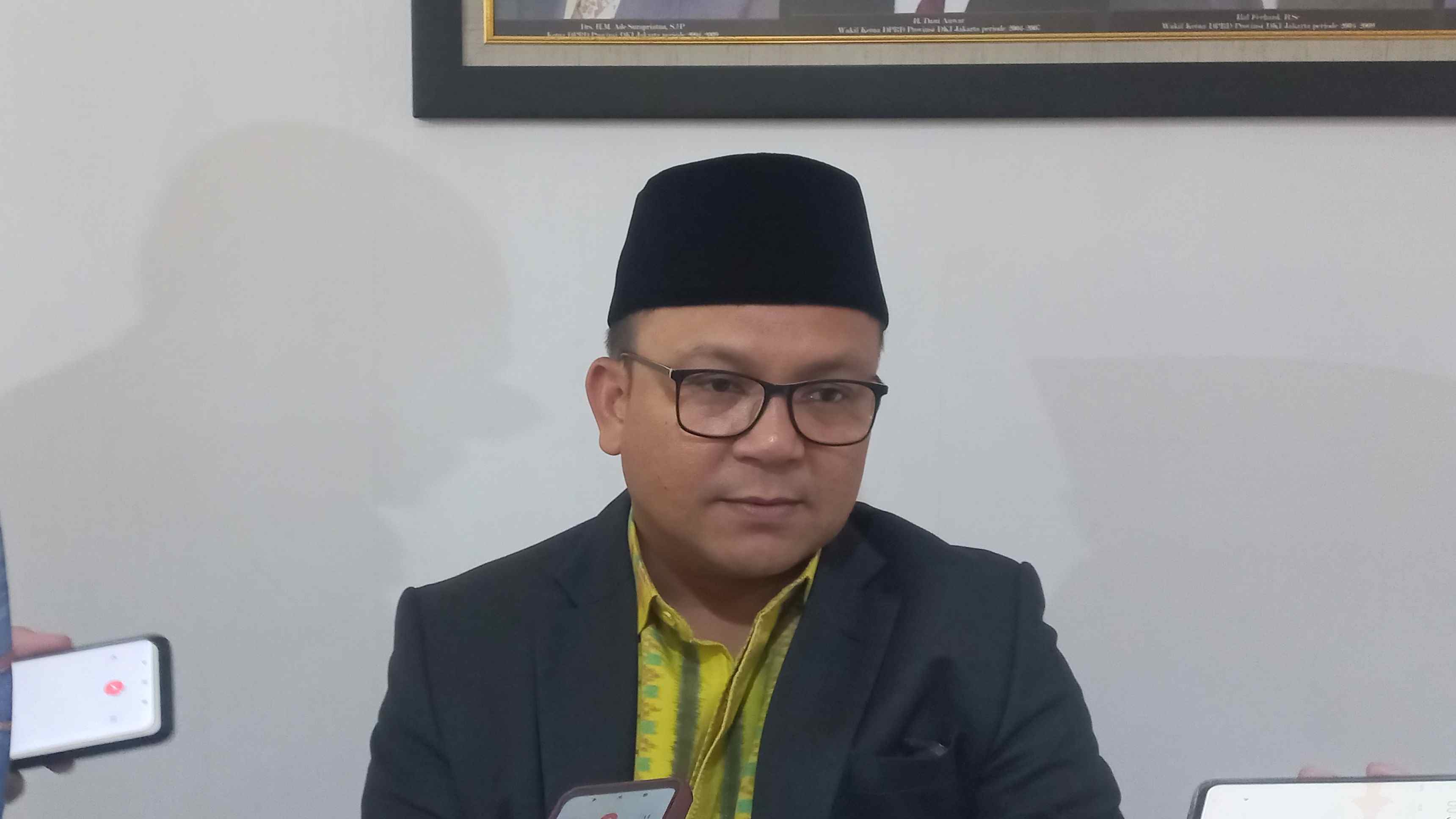 Ketua Fraksi Partai Golkar DPRD DKI Jakarta Basri Baco (SinPo.id/ Khaerul Anam)