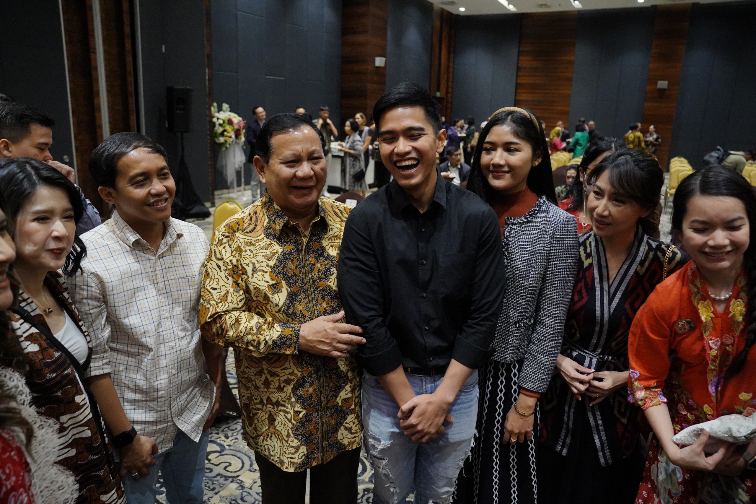 Menhan Prabowo Subianto menghadiri HUT ke-76 Menko Marves Luhut Binsat Pandjaitan (Ashar/Foto:Tim Prabowo/SinPo.id)