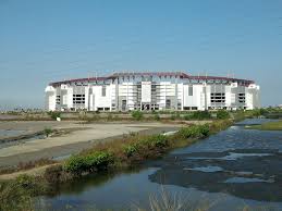Stadion Gelora Bung Tomo (wikipedia)