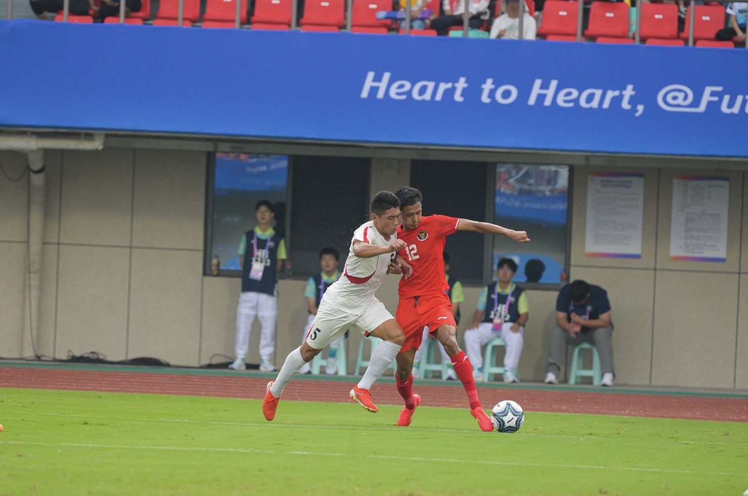 Pertandingan Asian Games 2022 Timnas Indonesia U-24 vs Korea Utara di Zhejiang Normal University East Stadium, Jinhua pada Minggu, 24 September 2023. (SinPo.id/NOC Indonesia)