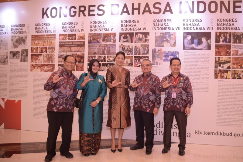 Kepala Badan Bahasa Kemendikbudristek E. Aminudin Aziz dalam penutupan KBI XII, di Jakarta. (SinPo.id/Kemendikbudristek)