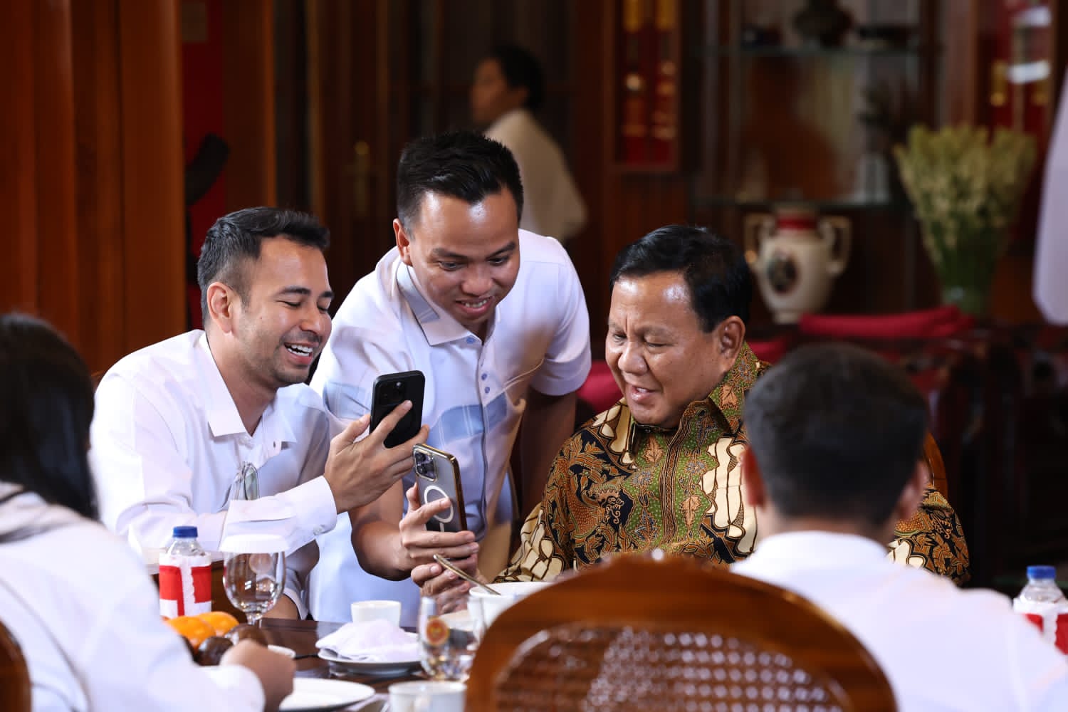 Potret kedekatan Prabowo Subianto dengan para pesohor (Sinpo.id/Tim Media)