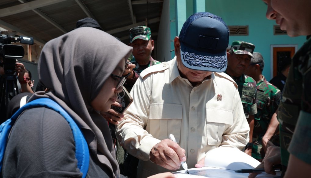 Menhan Prabowo Subianto saat resmikan titik sumber air di Jabar dan Banten (SinPo.id/ Tim Media Prabowo)