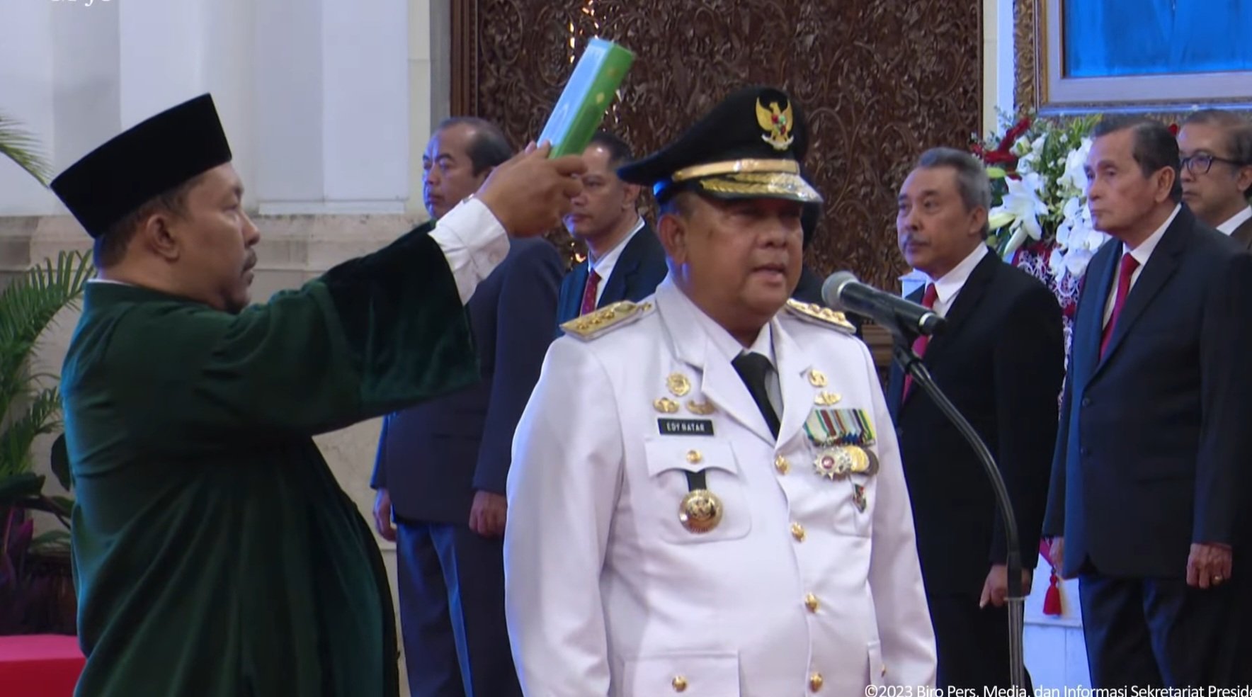 Presiden Joko Widodo (Jokowi) melantik Edy Natar Nasution sebagai Gubernur Riau definitif (SinPo.id/ Setpres)