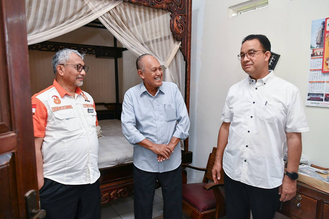 Presiden PKS Ahmad Syaikhu bersama dengan Capres Anies Baswedan