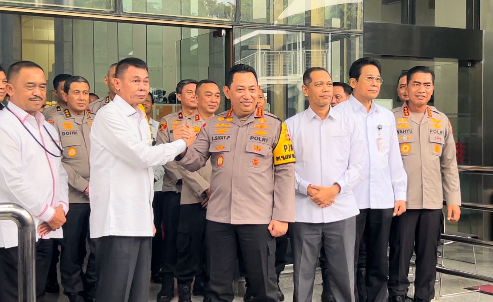 Kapolri Jenderal Pol Listyo Sigit Prabowo usai sepakati kerja sama pemberantasan korupsi dengan KPK (SinPo.id/ David)