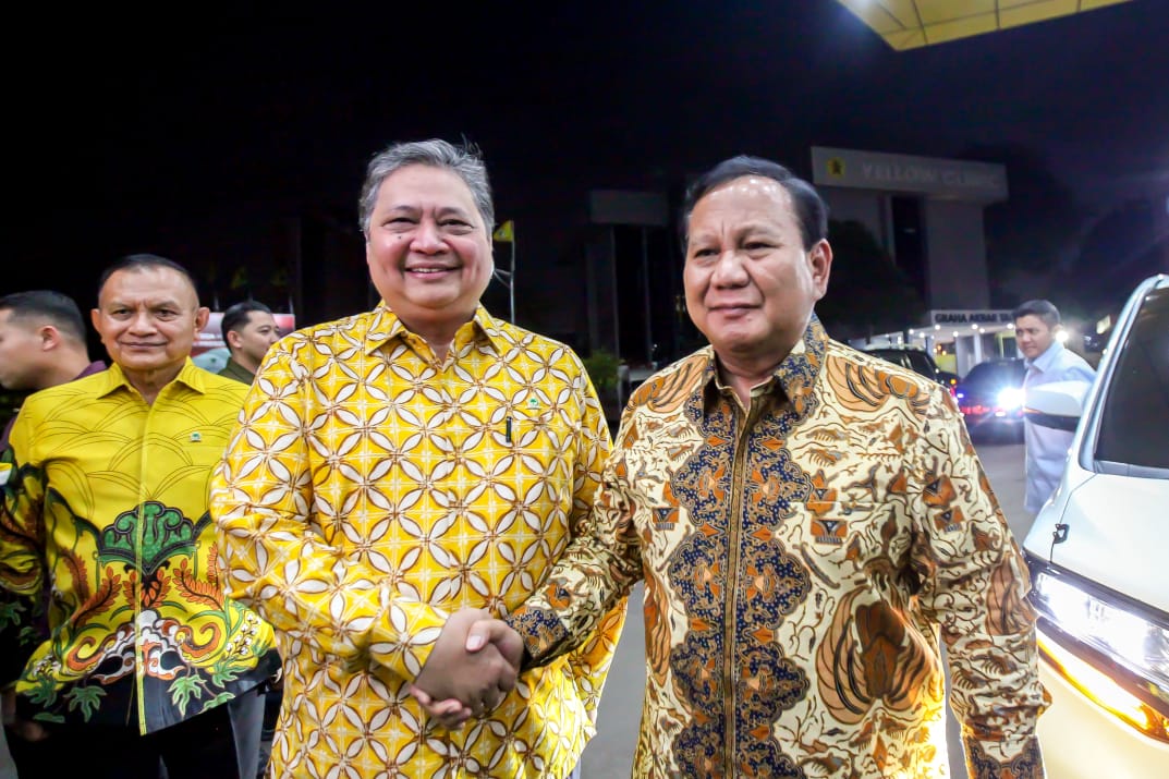 Ketum Partai Golkar Airlangga Hartarto bersama capres Prabowo Subianto (SinPo.id/ Ashar)