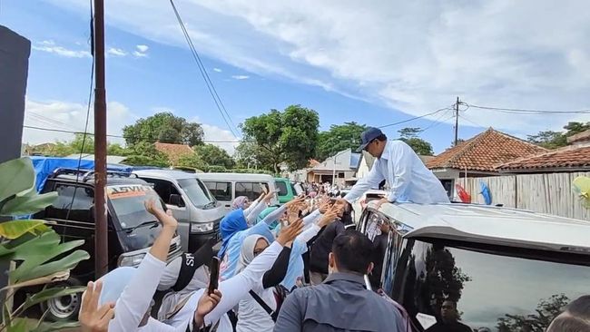 Para emak-emak heboh menyambut kedatangan Prabowo di Subang (Sinpo.id/Tim Media)