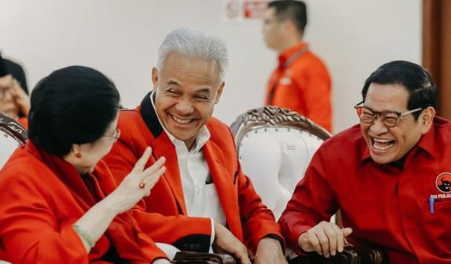 Ganjar Pranowo dan Megawati Soekarnoputri di HUT ke-51 PDIP (SinPo.id/ Instagram)