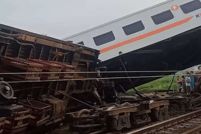 Kecelakaan kereta api (Sinpo.id/Twitter)