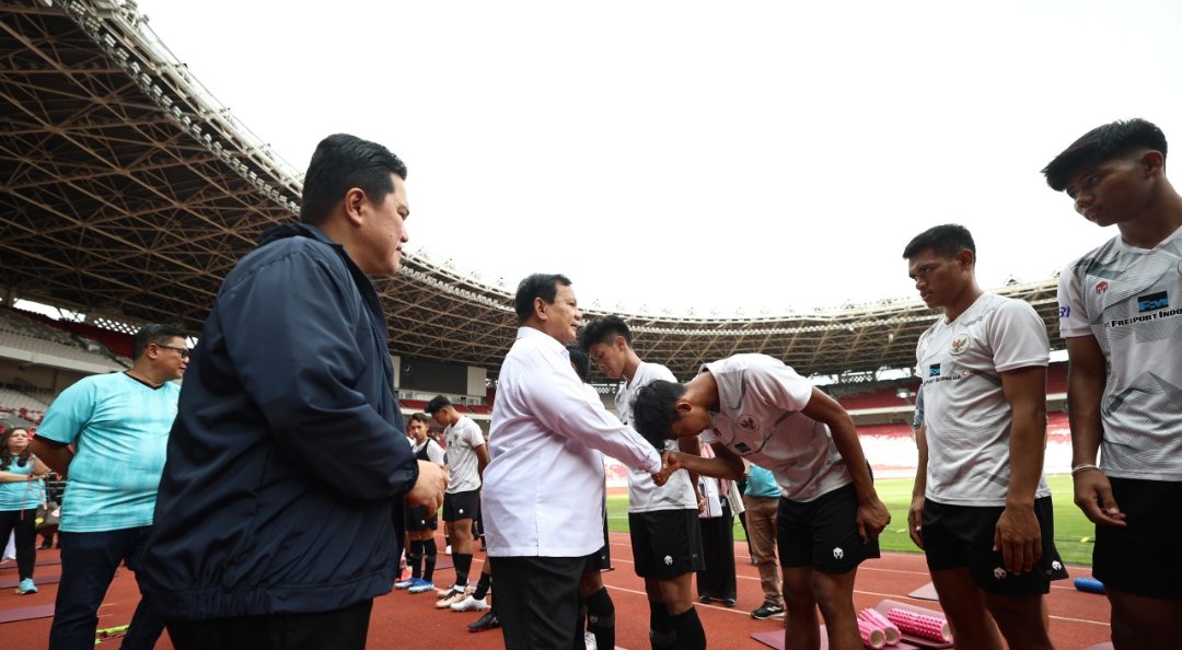 Ketum PSSI Erick Thohir bersama Prabowo Subianto (SinPo.id/ Tim Media)