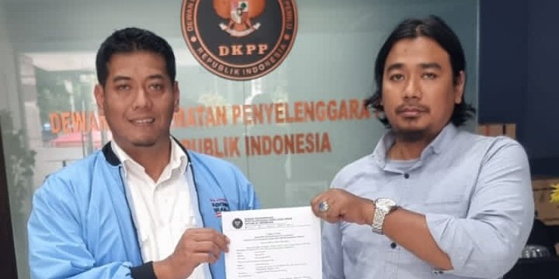 Tim Hukum dan Advokasi Prabowo-Gibran di kantor DKPP RI (Sinpo.id/Tim Media)