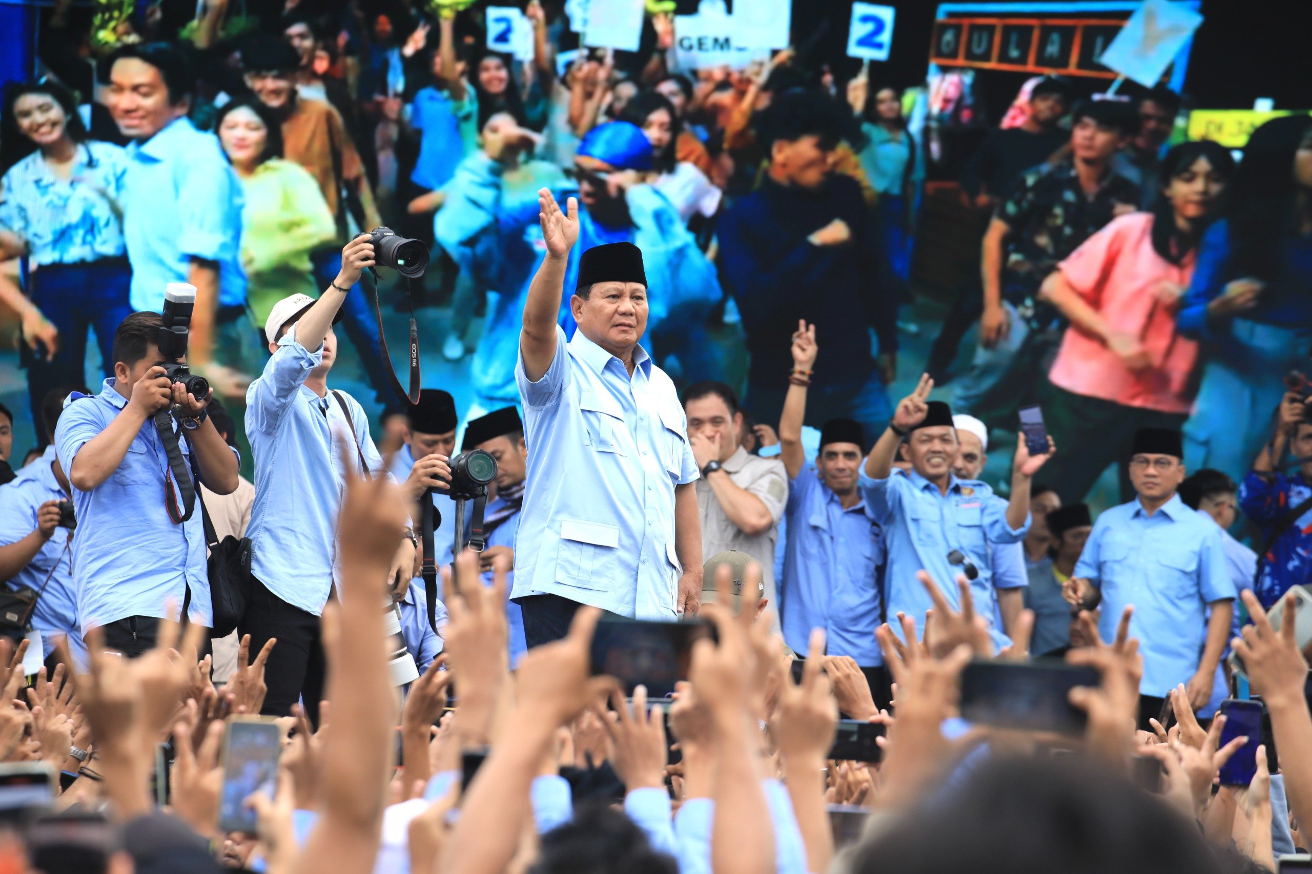 Prabowo Subianto di acara 'Ndaru Bersholawat Bersama Seribu Ulama & Sejuta Santri untuk Pemilu Damai'. (SinPo.id/Tim Media)
