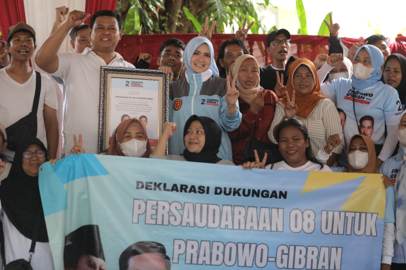 Relawan Persaudaraan 08 resmi Deklarasi mendukung paslon nomor urut 02 Prabowo-Gibran satu putaran (Ashar/SinPo.id)