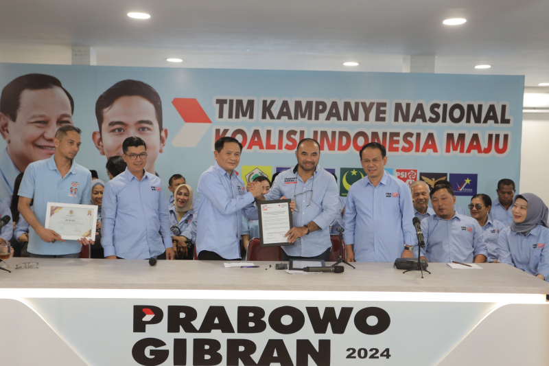 Relawan Pragrib Deklarasi mendukung paslon nomor urut 2 Prabowo-Gibran di Pilres 2024 nanti (Ashar/SinPo.id)