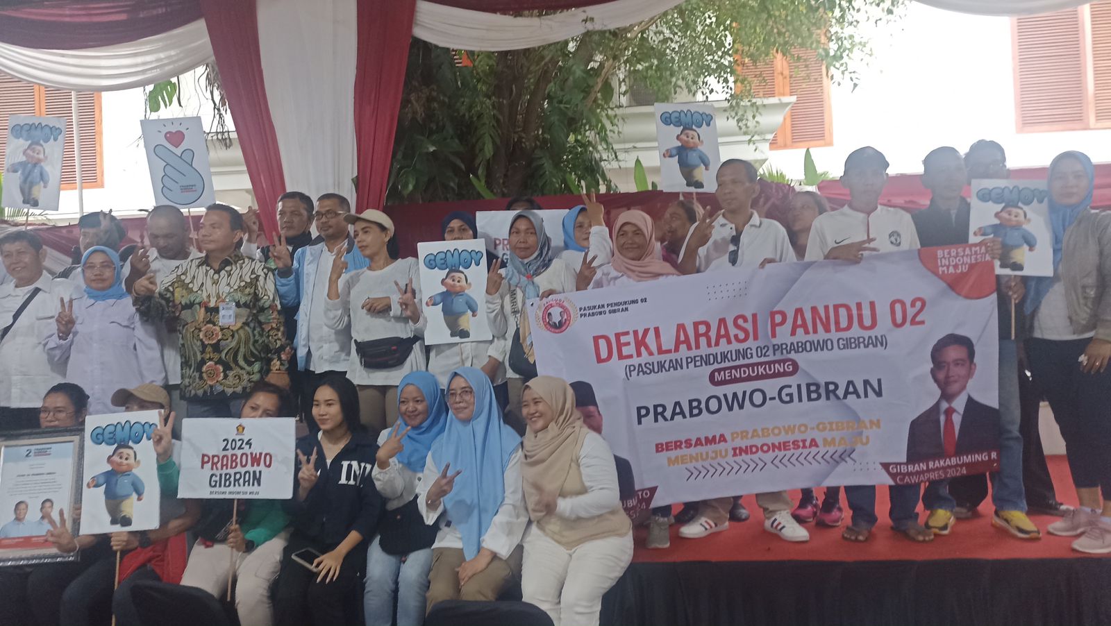 Sambangi Kertanegara, Relawan Pandu 02 resmi mendeklarasikan dukungan untuk Prabowo-Gibran. (SinPo.id/Sigit Nuryadin)