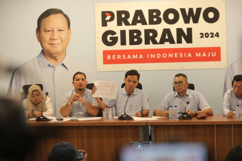 TKN Prabowo-Gibran menggelar konferensi pers terkait ada temuan beberapa skenario hitam untuk menjegal pasangan Prabowo-Gibran (Ashar/SinPo.id)