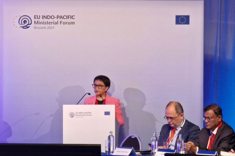 Menlu Retno Marsudi berbicara dalam “Indo-Pacific Ministerial Forum” ke-3 yang berlangsung di Brussels, Belgia, pada Jumat, 2 Februari 2024. (SinPo.id/platform X @Menlu_RI)