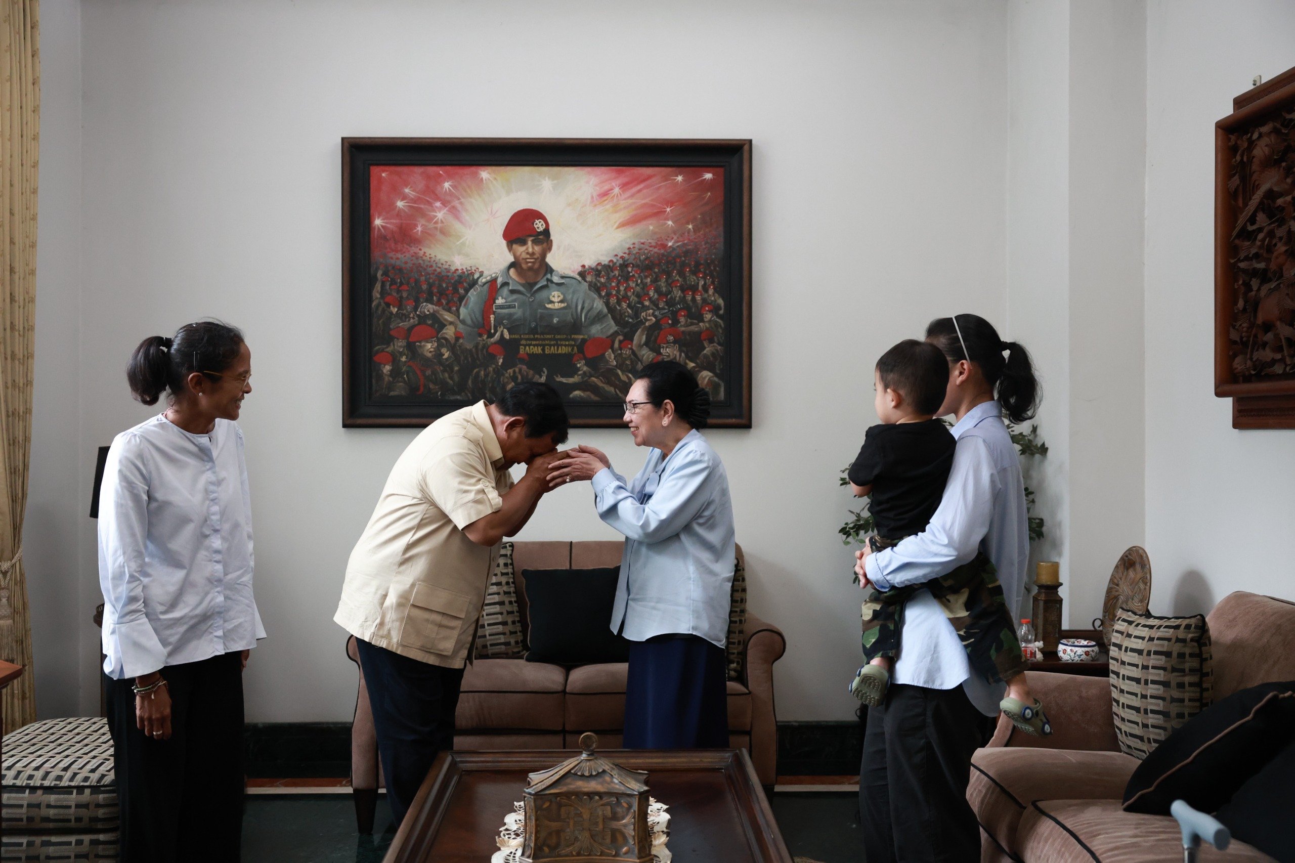 Prabowo kunjungi rumah mantan komandanya (SinPo.id/TKN)