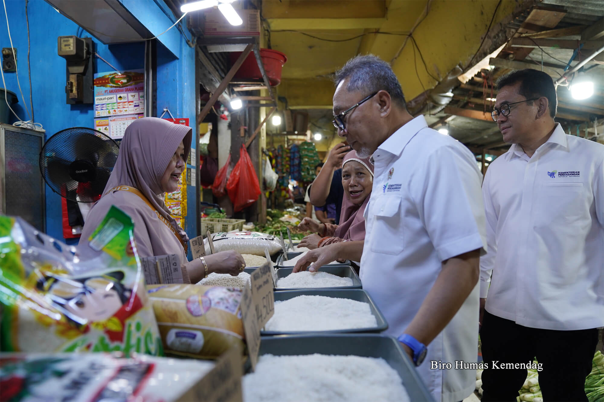 Mendag Zulkifli Hasan saat tinjau ketersediaan beras (SinPo.id/ Humas Kemendag)