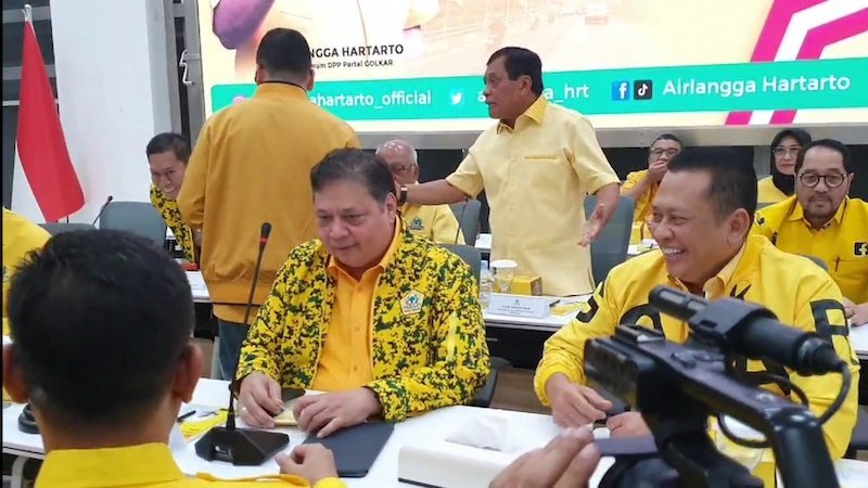 Ketua Umum Partai Golkar Airlangga Hartarto (kiri). (Ahda Bayhaqi)