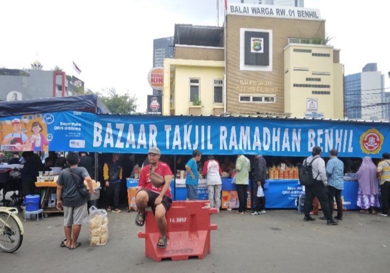 Pasar Takjil Ramadan Benhil. (Foto/Mufit)
