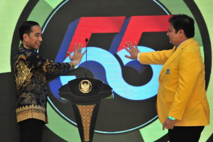 Ketum Partai Golkar Airlangga Hartarto bersama Presiden Jokowi (SinPo.id/ Setkab)
