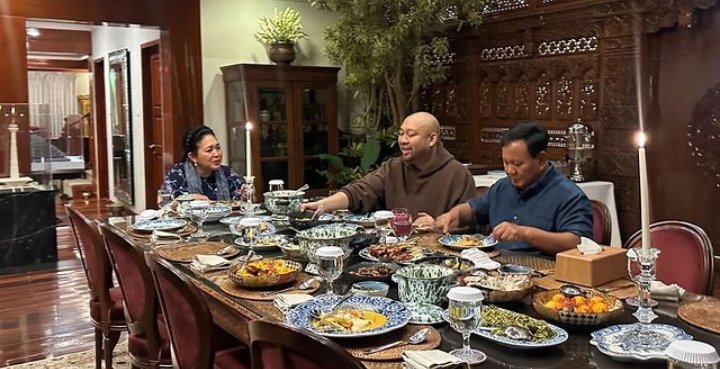 Momen makan bersama Prabowo, Didit dan Titiek Soeharto (SinPo.id/ Instagram)