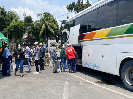 Arus balik lebaran dengan Bus (SinPo.id/ Beritajakarta)