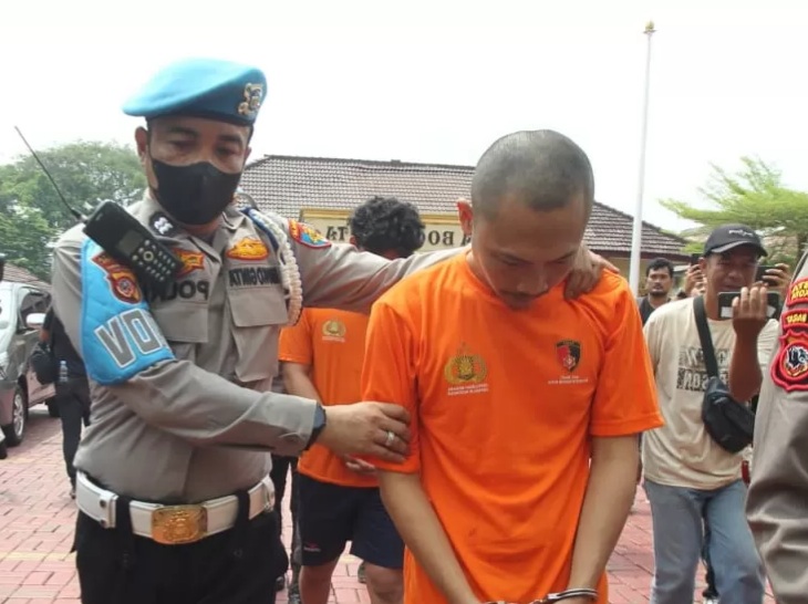 Mantan manajer resto Ramen Hotmen Fadlil Ashari (31) alisa FA ditangkap jajaran Polresta Bogor. (SinPo.id/Dok. Humas Polresta Bogor)