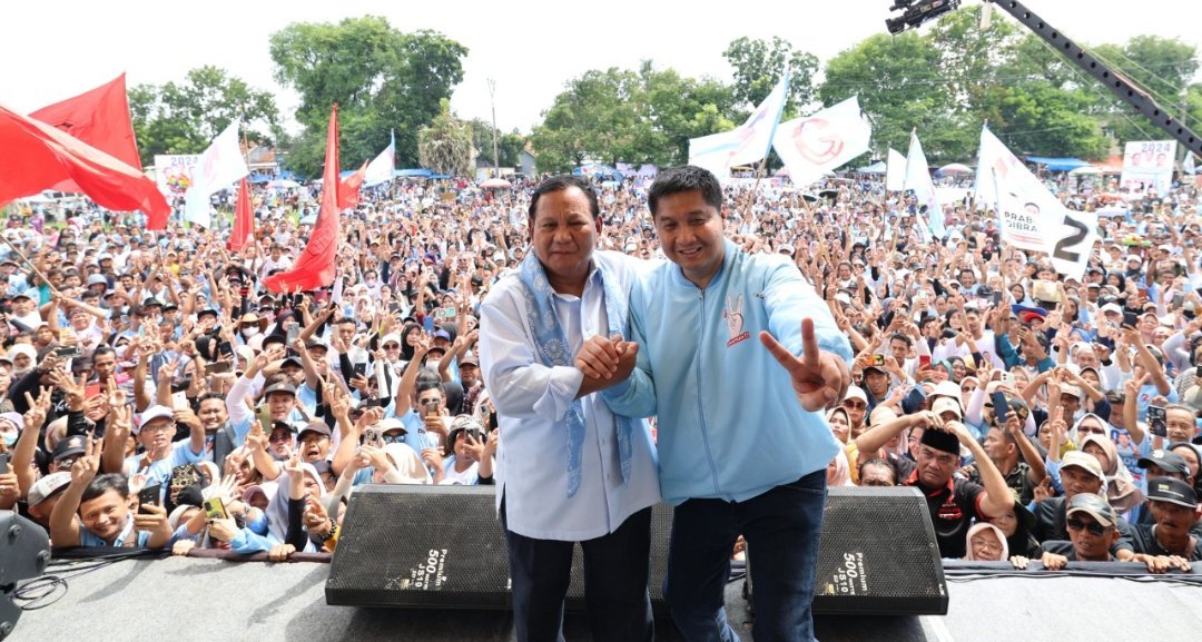 Maruarar Sirait mendampingi Prabowo Subianto saat kampanye di Majalengka (SinPo.id/ Tim Media)