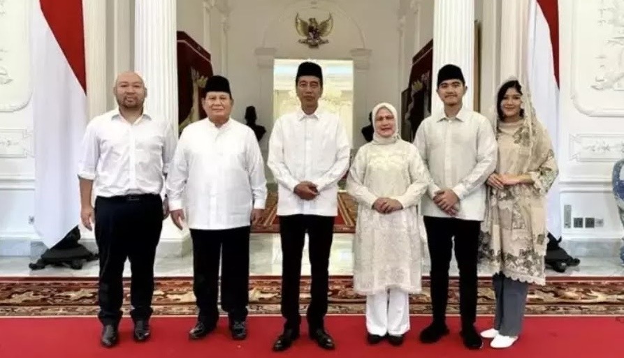 Prabowo bersama putranya Didit kembali bersilaturahmi dengan Jokowi. (SinPo.id/IG @kaesangp)