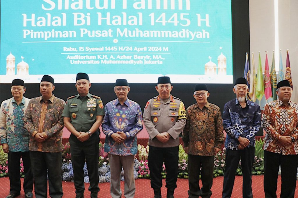 Halal Bi Halal Muhammadiyah bersama sehumlah tokoh nasional (SinPo.id/Humas Polri)