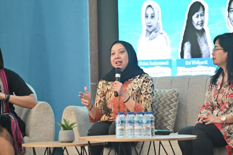 Deputi Bidang Perlindungan Hak Perempuan KemenPPPA Ratna Susianawati (tengah). (SinPo.id/Dok. KemenPPPA)