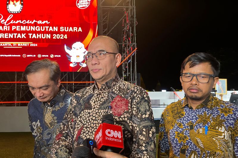 Ketua KPU RI Hasyim Asy'ari (tengah). (SinPo.id/Antara)