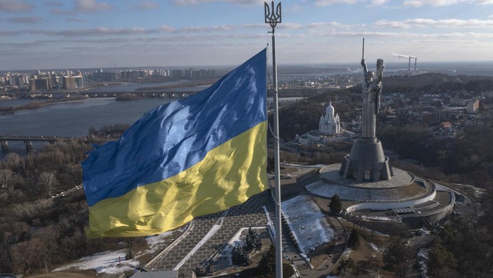 Foto: Bendera Ukraina (AP/Efrem Lukatsky)