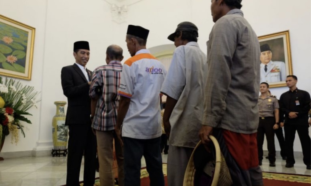 Presiden Jokowi bersilaturahim dengan masyarakat saat open house di Istana Bogor pada 2018 lalu. (SinPo.id/Antara)