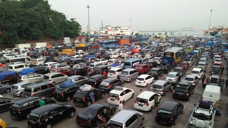 Kemacetan di Merak (SinPo.id/BantenNews)