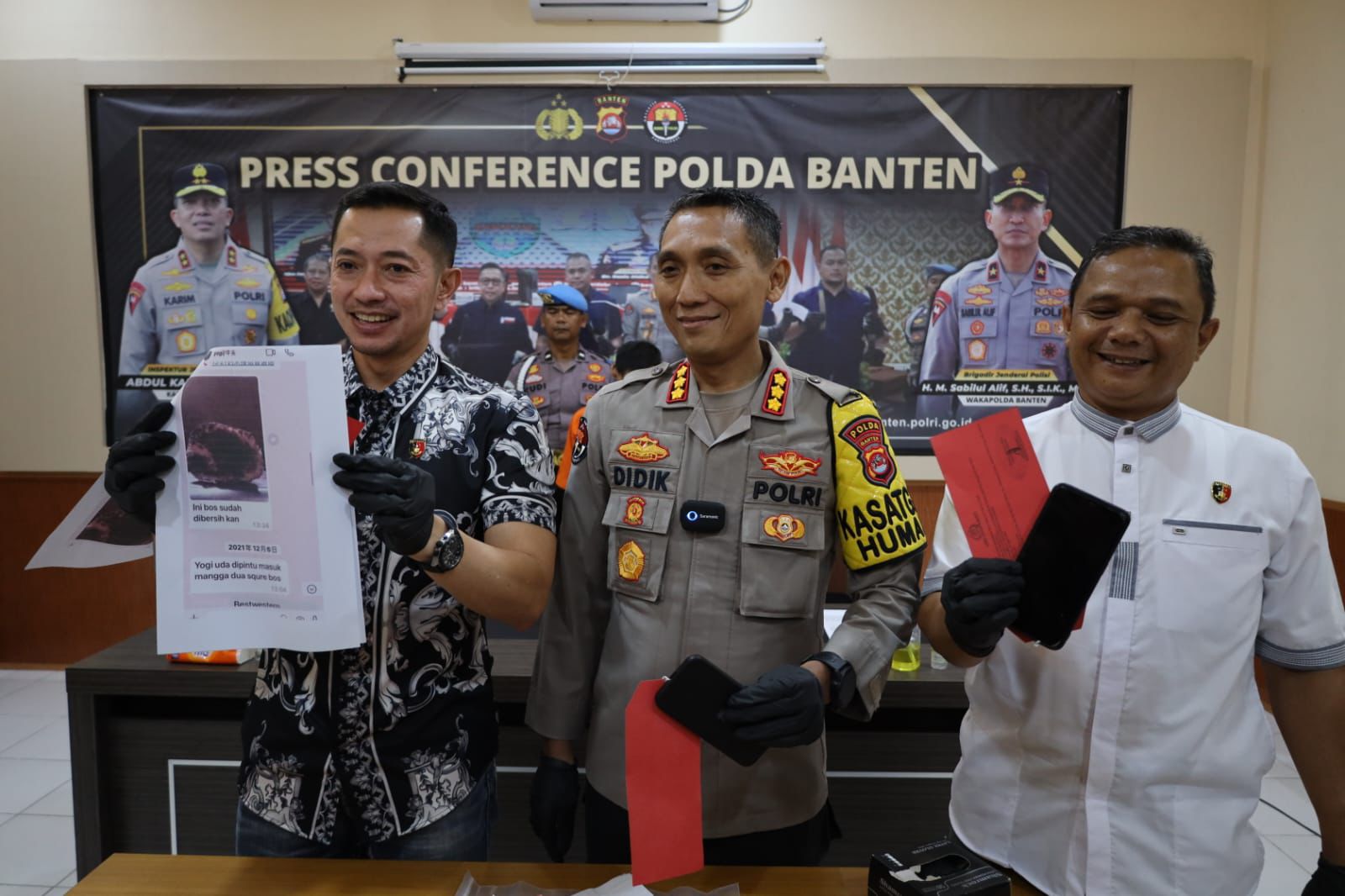 Konferensi pers kasus perburuan badak di Mapolda Banten (SinPo.id/ Dok. Polda Banten)