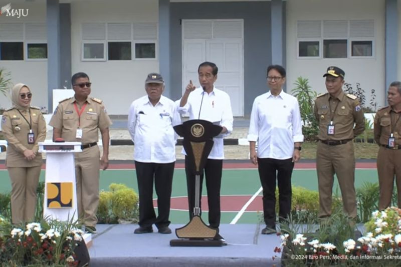 Presiden Jokowi meresmikan operasional 147 bangunan yang telah direhabilitasi dan direkonstruksi pascagempa bumi yang melanda Sulbar. (SinPo.id/tangkapan layar Youtube)