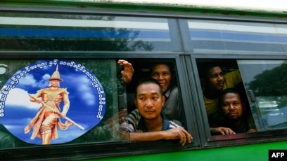 Para tahanan dibebaskan dari penjara Insein untuk merayakan Tahun Baru Budha, di Yangon (SinPo.id/AFP)