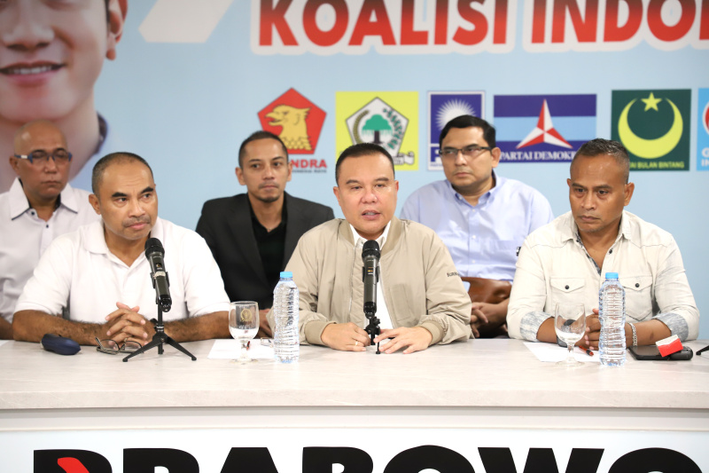 Ketua Strategis TKN Prabowo-Gibran Prof Sufmi Dasco Ahmad sangat berterima kasih kepada para pendukung Prabowo-Gibran mengikuti arahan Prabowo agar membatalkan aksi damai di depan Gedung MK (Ashar/SinPo.id