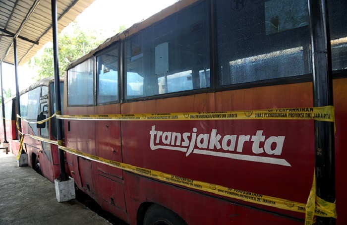 Bus Transjakarta terparkir di area Terminal Pulo Gebang. (SinPo.id/dok.DPRD DKI)