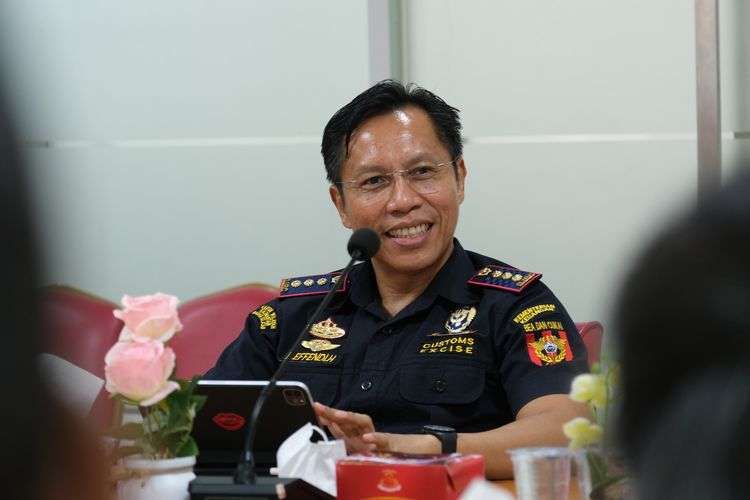 Eks-Kepala Kantor Bea Cukai Purwakarta Rahmady Effendi Hutahaean dalam sebuah pertemuan (SinPo.id/Dok. Bea Cukai Purwakarta).