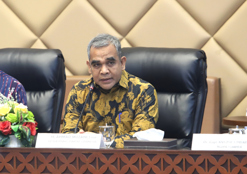 Fraksi Partai Gerindra DPR RI menggelar seminar nasional strategi pengembangan transportasi dan logistik menjemput Indonesia Emas 2045 (Ashar/SinPo.id)